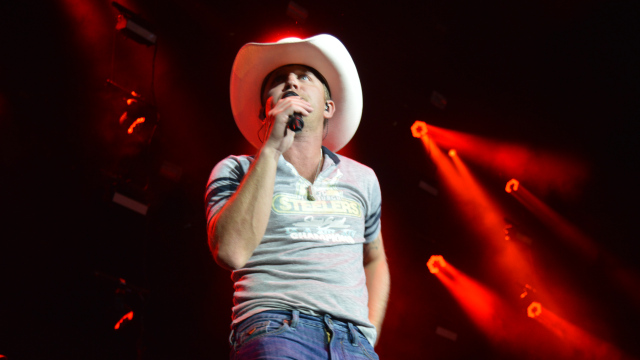 Justin Moore Rips Into Fan at Concert for Mistreating a Woman