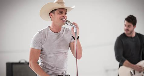 EXCLUSIVE: Dustin Lynch’s ‘Seein’ Red’ Music Video