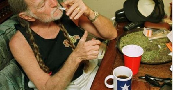 Willie Nelson Shows Off His Christmas Gift From Snoop Dogg