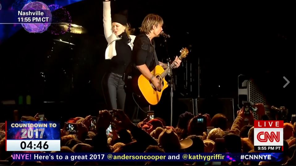 [VIDEO] Keith Urban joined in tribute by his bride