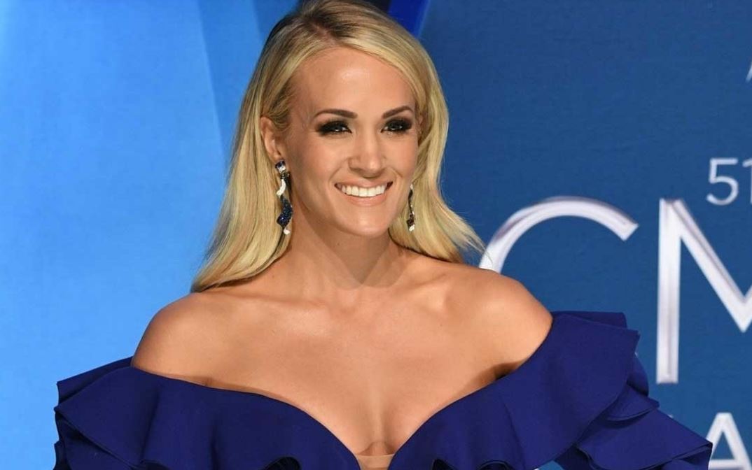 Carrie Underwood’s Broken Wrist Is ‘Good to Go’ Two Months After Surgery [photo]