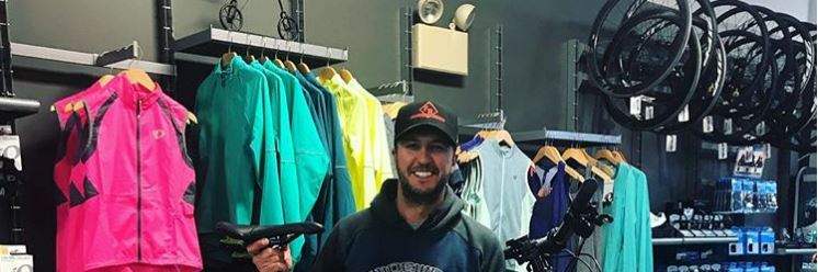 LUKE BRYAN SHOWS OFF HIS CAMO MOUNTAIN BIKE