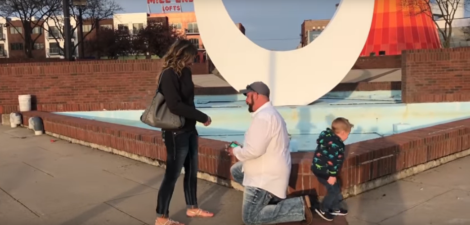 Hilarious Child Destroys Wedding Proposal in an Epic Way [VIDEO]