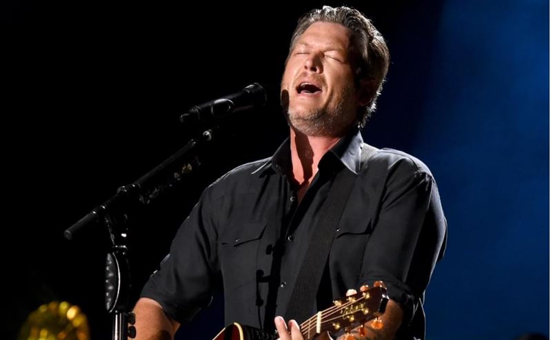 Watch Blake Shelton Perform “Turnin’ Me On,”