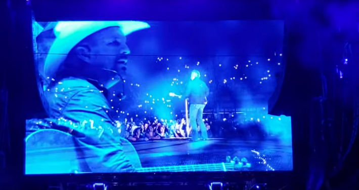 Watch Garth Brooks and Blake Shelton Perform on Stage Together [VIDEO]