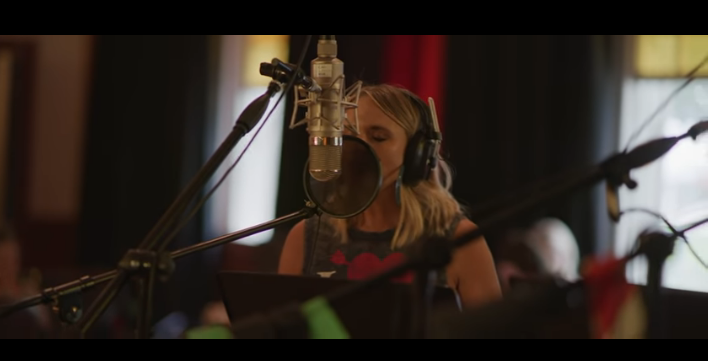 Miranda Lambert Sings With a Few Friends in New Single Fooled Around and Fell in Love [VIDEO]